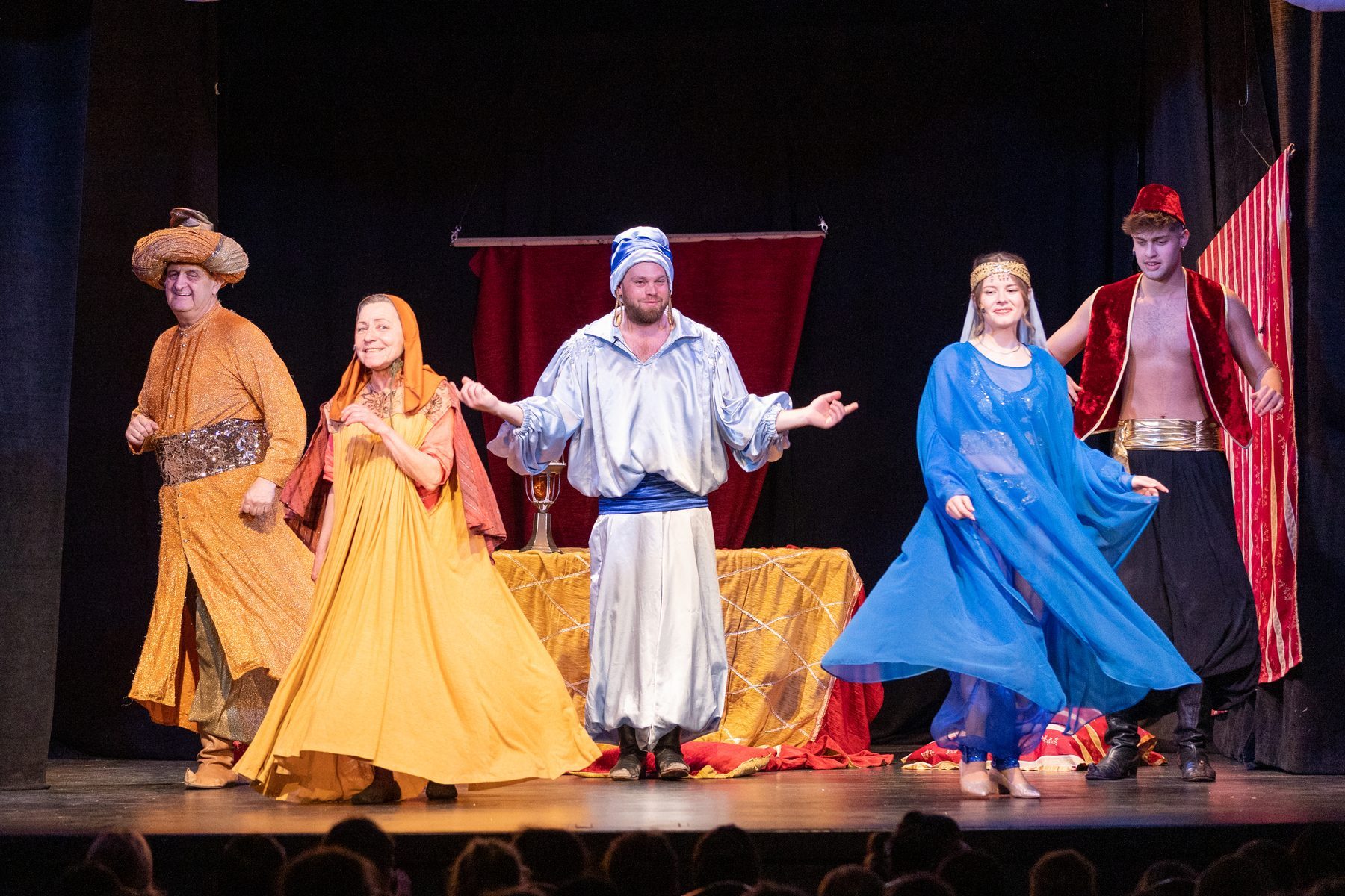 Aladdin és a csodalámpa – színpadi jelenet